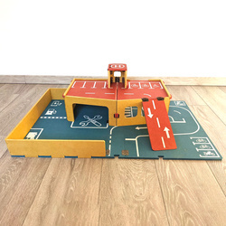 DIY Drewniany pojazd: Pop'Up Garage | Croc Toys®