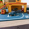 DIY Drewniany pojazd: Pop'Up Garage | Croc Toys®